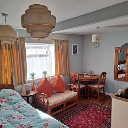 Cheltenham Studio Apartment Dış mekan fotoğraf